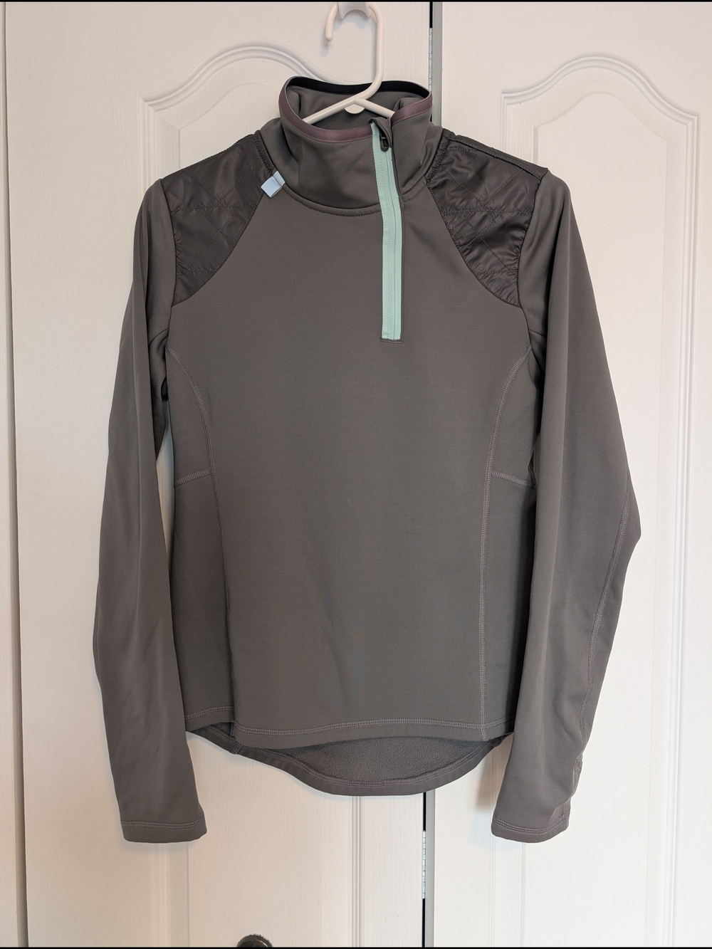 Lole Women's Gray Quarter-Zip Pullover with Mint Zip